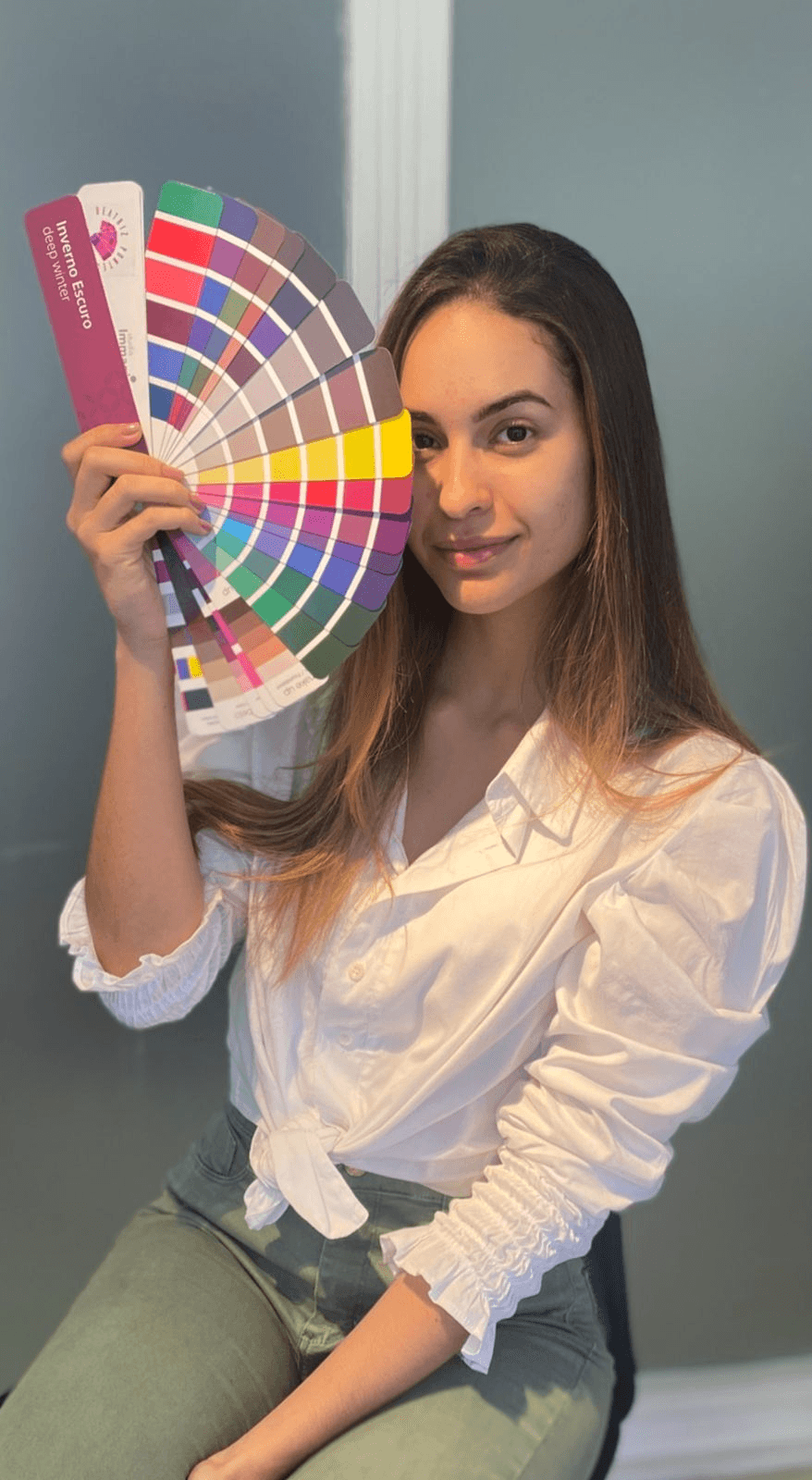 man wearing black shirt