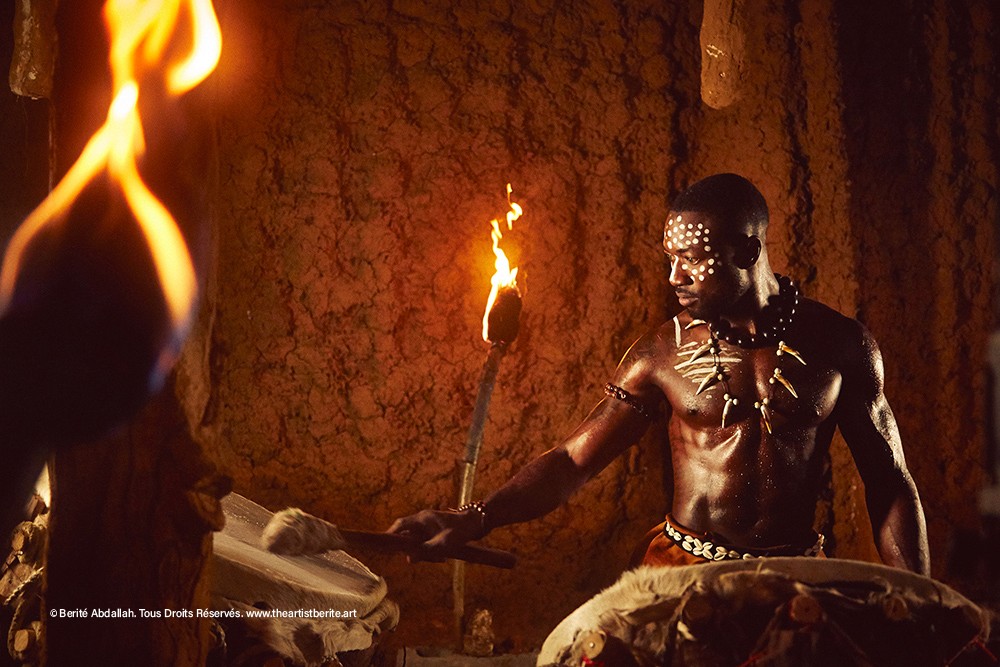 Racine. Guerrier dans une grotte. © Berité Abdallah