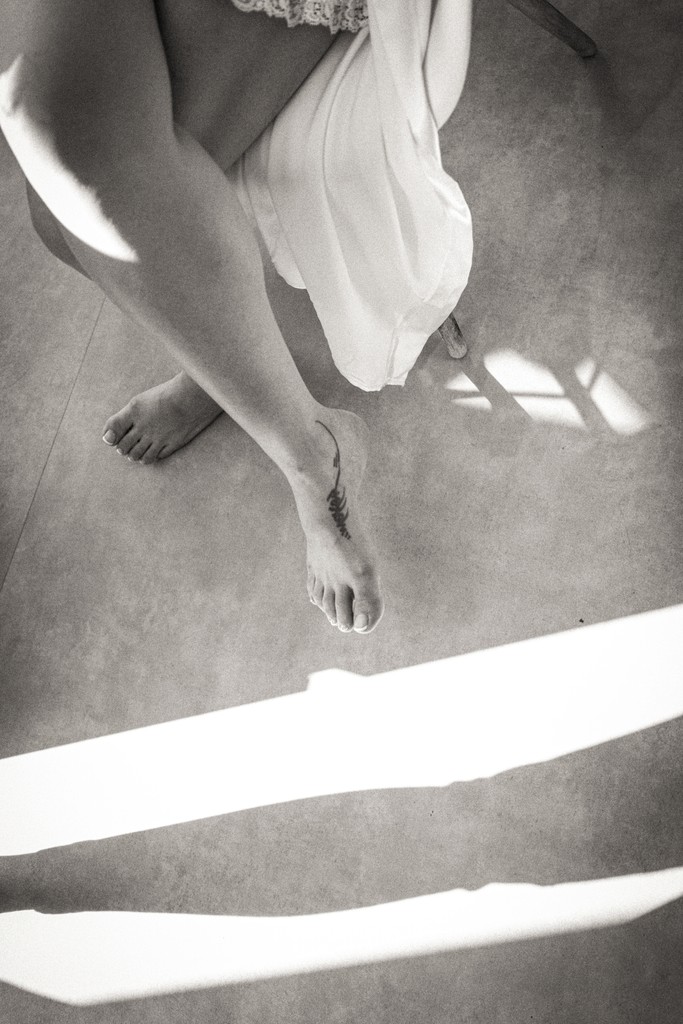 Album photo de luxe — French wedding photographer Paris — luxury wedding book France — Maison Elion — relique photographique rare — fragment intemporel — rituel artistique — photographe mariage haut de gamme — Seine-et-Marne 77 — album mariage bespoke sur mesure — timeless photography France — image symbolique — luxury French wedding photography