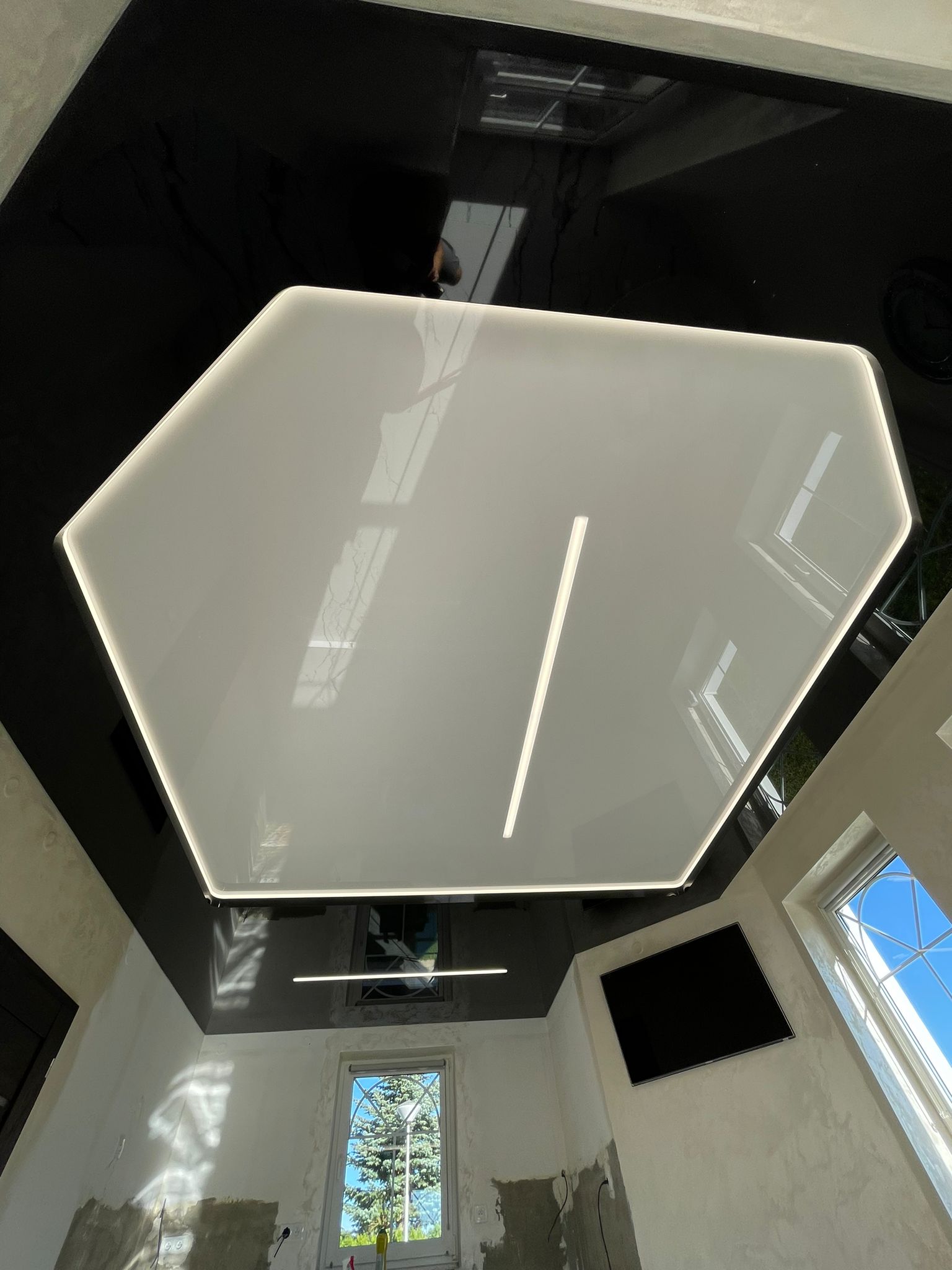 Transluzente Lichtdecke als beleuchtetes Deckenelement