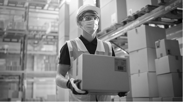 Concetrated triathlete grayscale