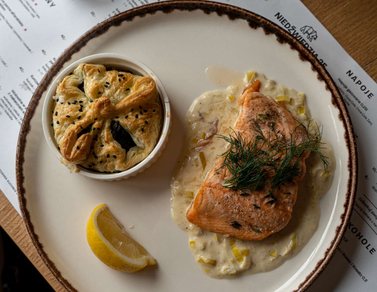 Danie serwowane podczas obiadu firmowego w restauracji pod Poznaniem
