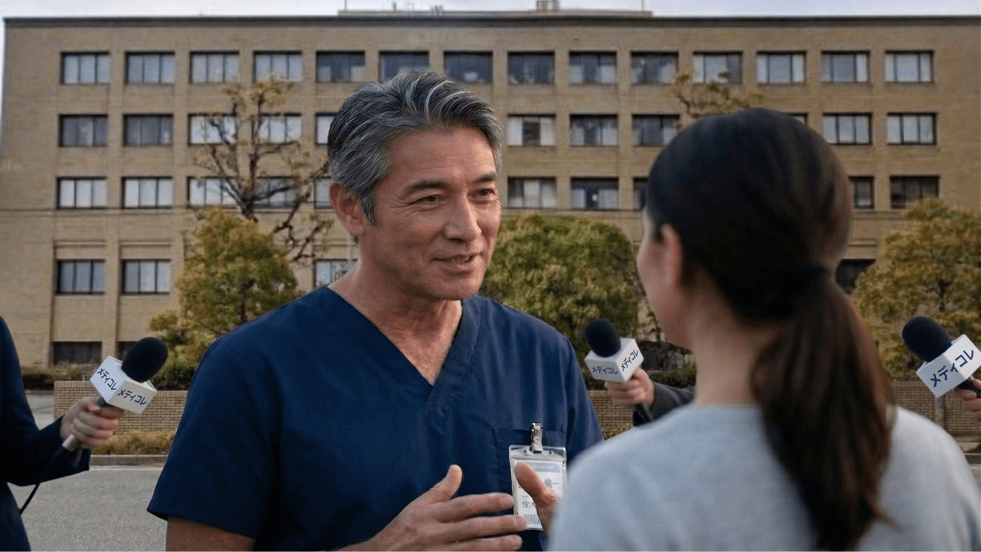 医師がメディアの取材に応じているシーン。メディコレWEBは判決当日に脳神経外科専門医の監修記事を公開し、大手メディアを上回る検索順位を獲得した