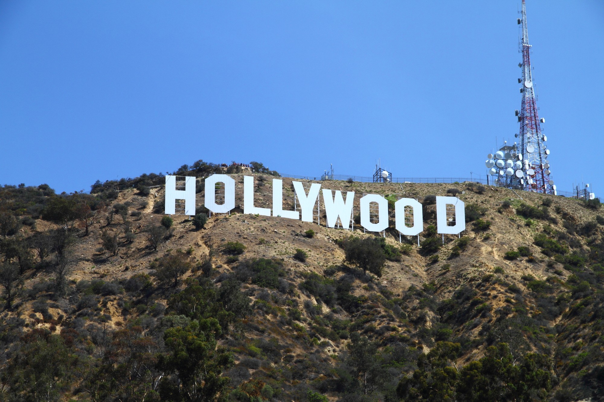 photography of dam during daytime