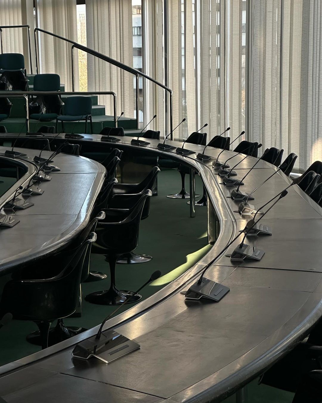 How will Tiffany&Co. stay competitive and a market leader in uncertain times, due to lab-grown diamonds? Tiffany & Co. Advertisements often feature a historical perspective, something that sets this maison apart from others.