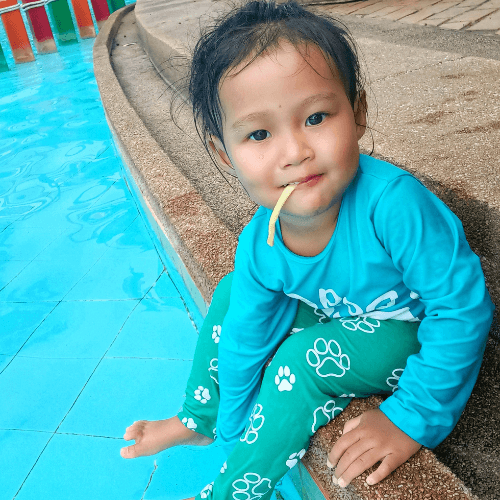 children-playing-birthday-game