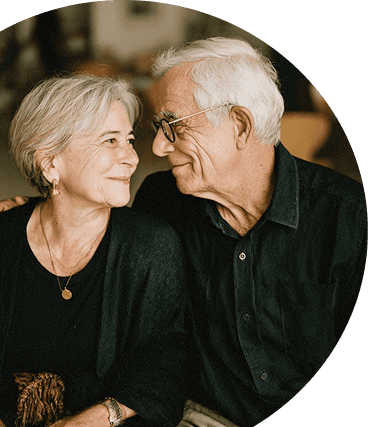 woman wearing academic cap and dress selective focus photography