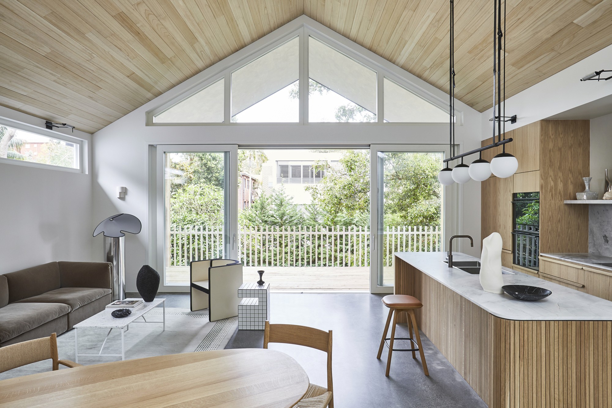 Image of Bright modern foyer