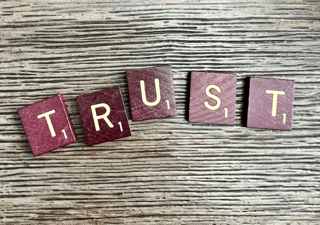 Manipulation in Speech: Creating Trust without Lies