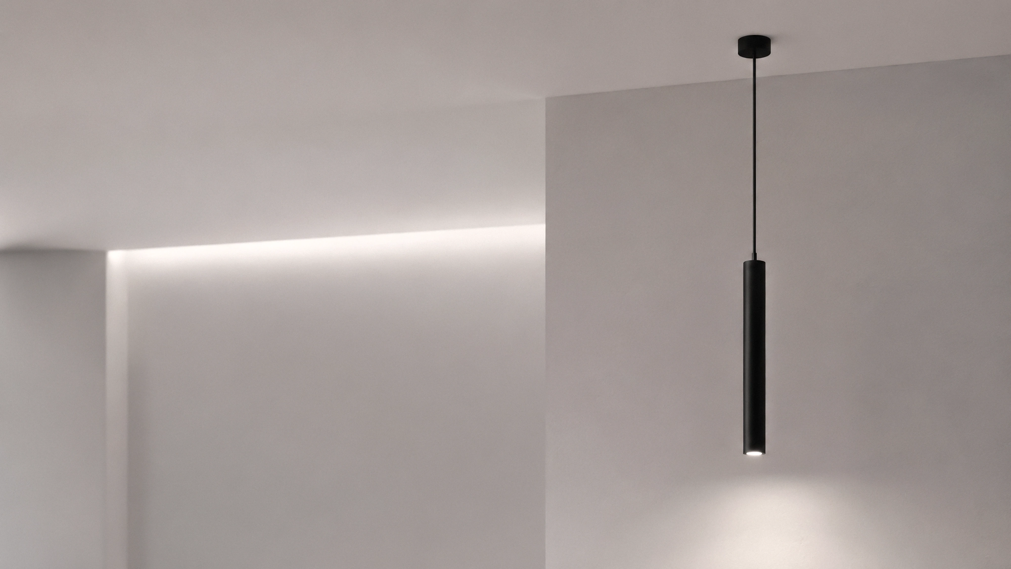 Schwarze schlanke LED-Pendelleuchte Stellar beta R4-1 Slim in Form einer langen Tube mit Citizen COB-LED
