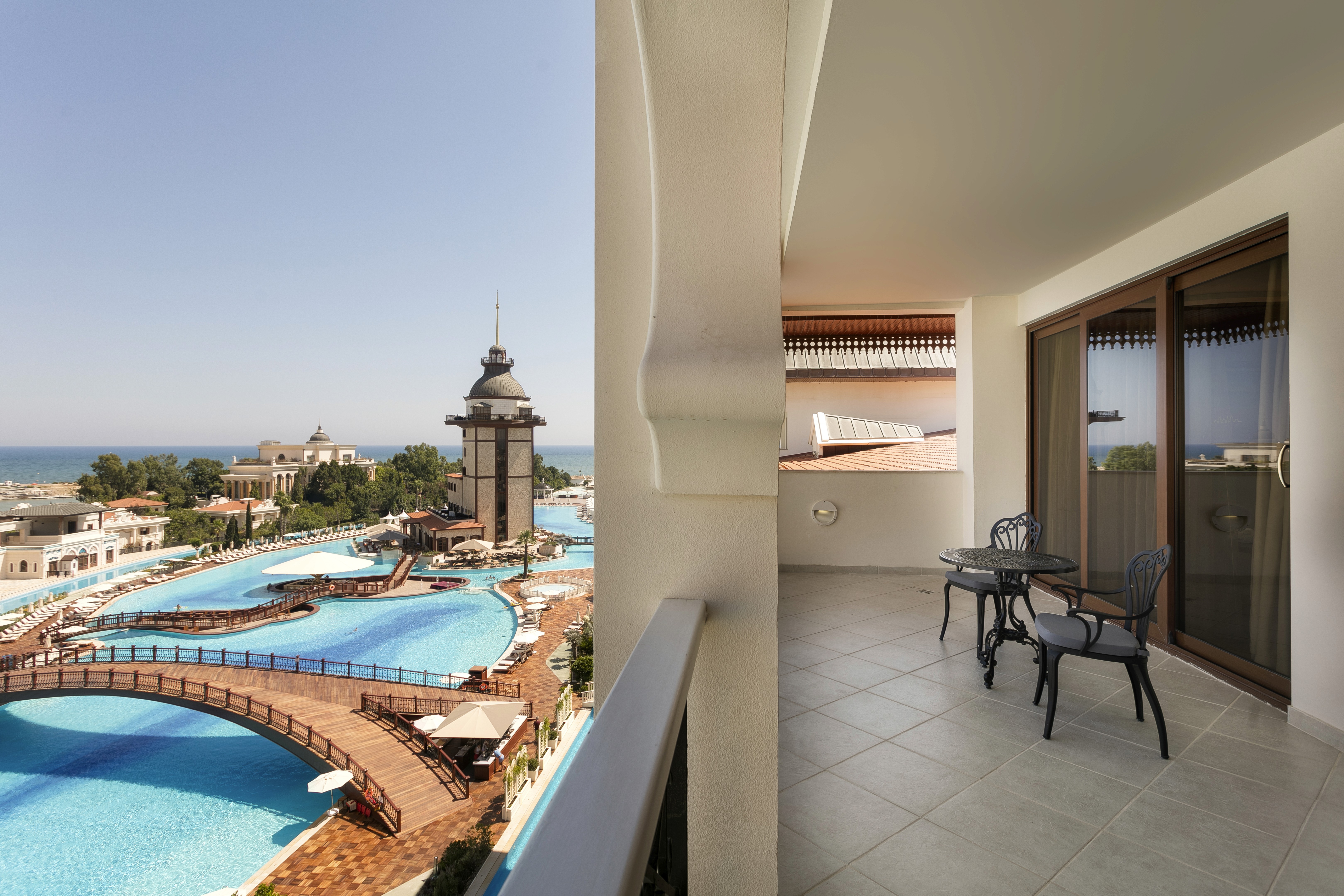 Sleeping area with double bed, soft linens, and a calm, restful atmosphere.