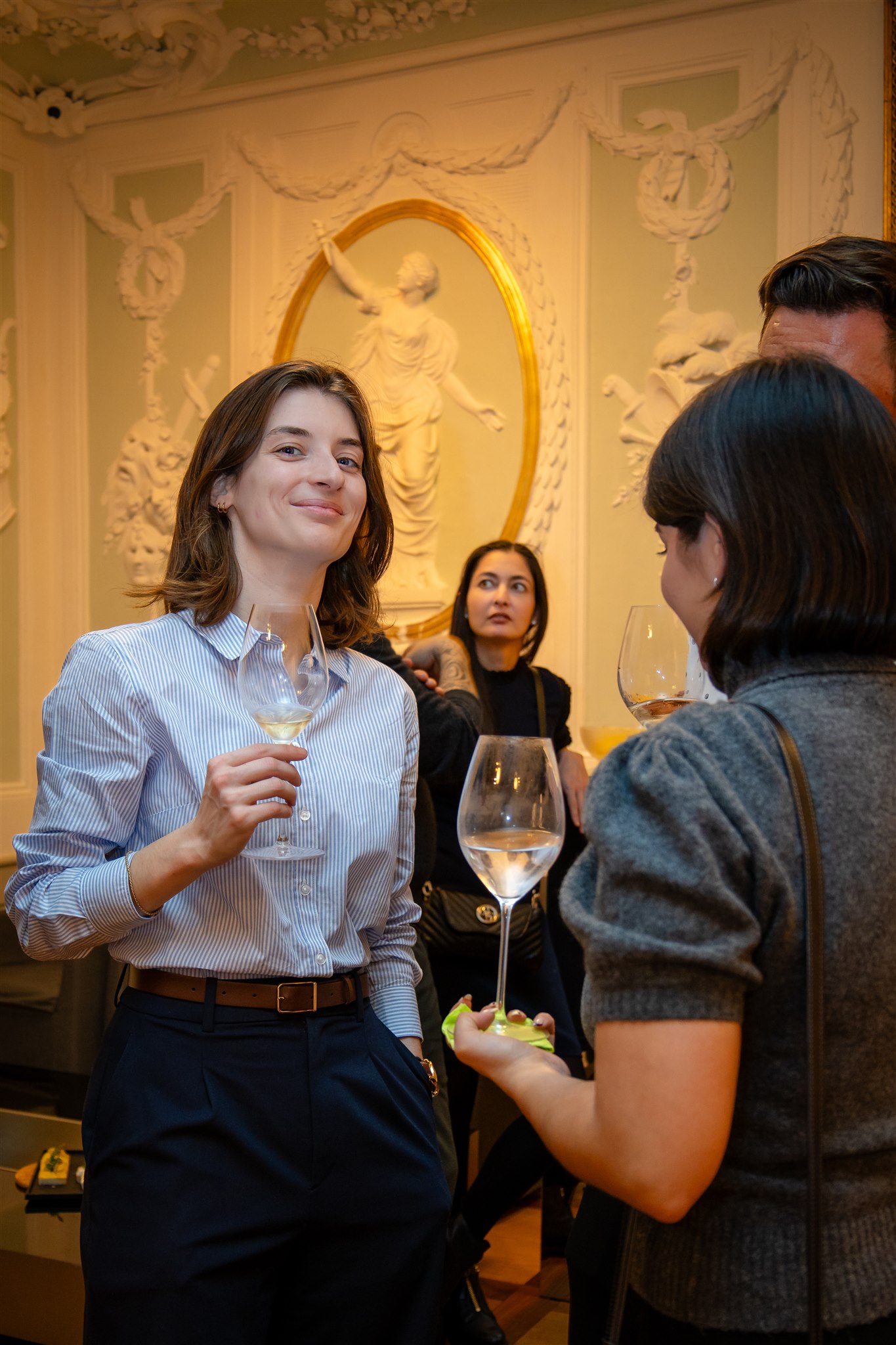 Guests engaging during Recht KI book launch event in Zurich