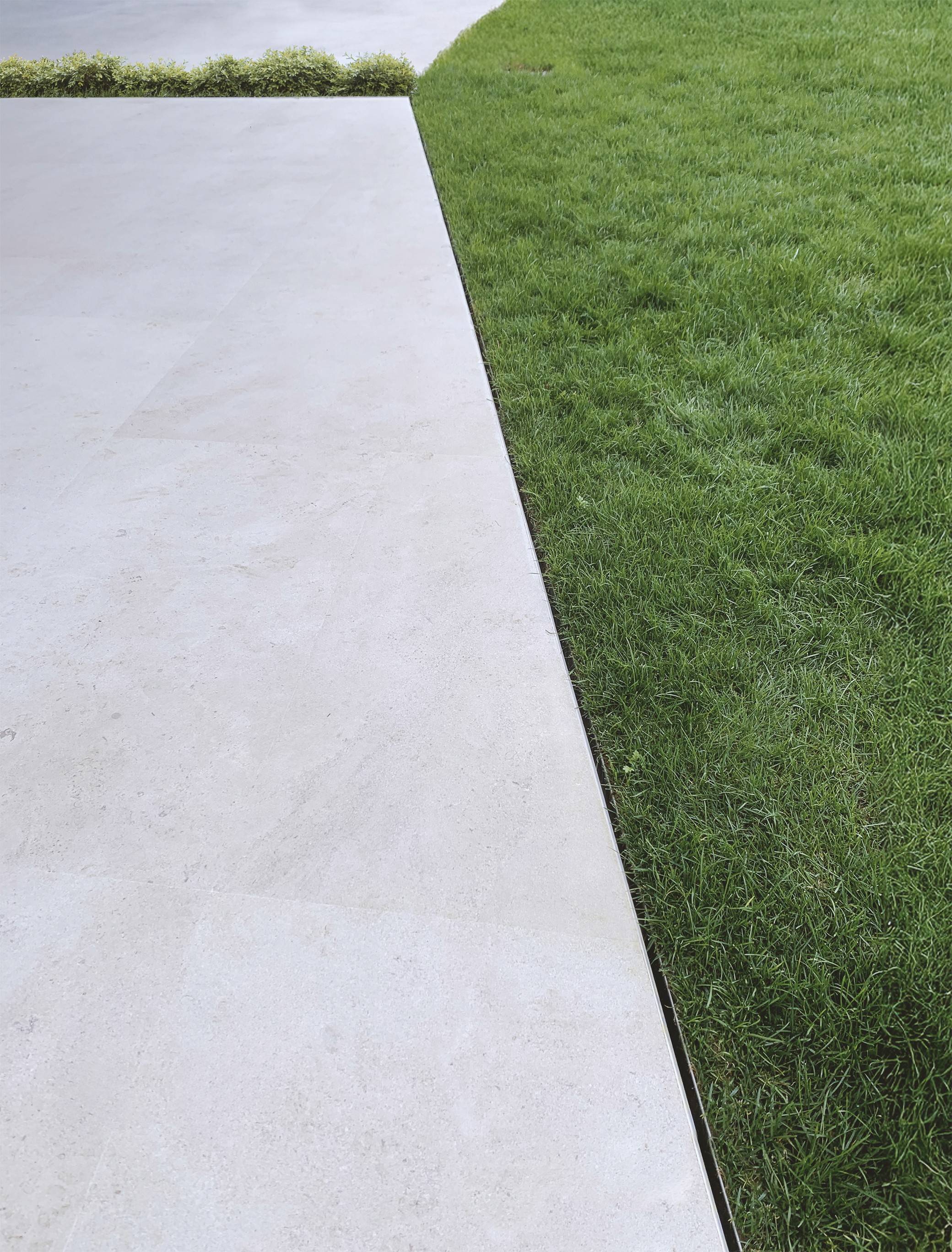 dettaglio gradino scala in marmo