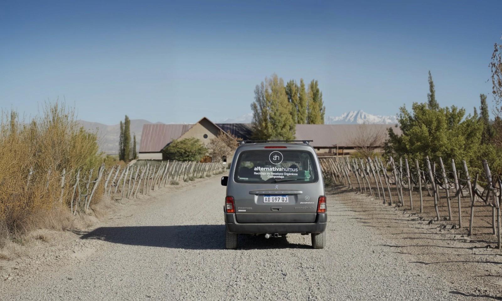 Coach explaining stuff to an athlete