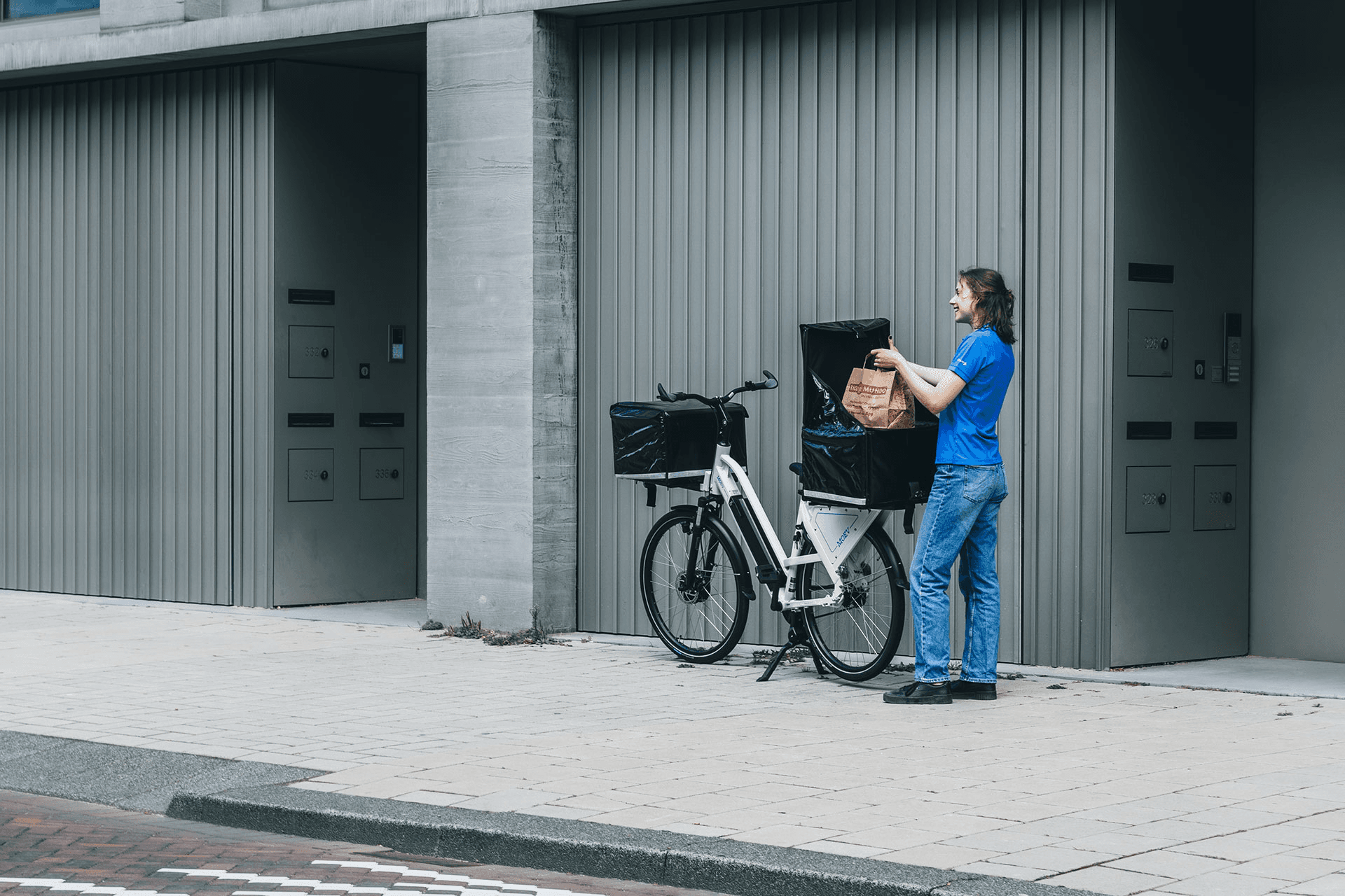 MO-EV bezorgfiets bezorger