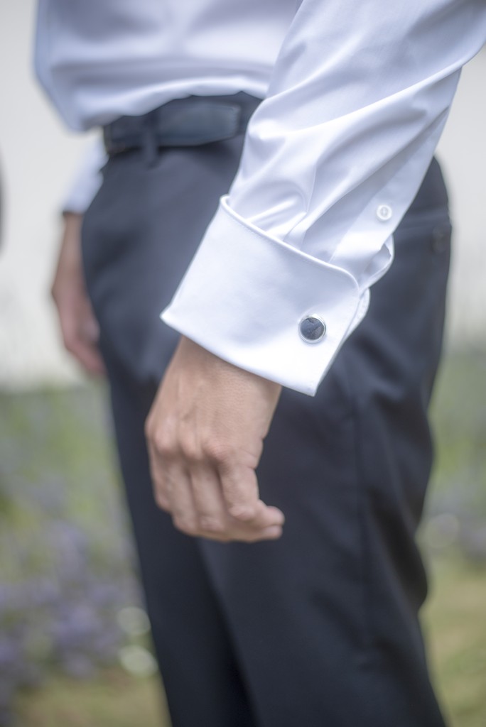 Album photo de luxe — French wedding photographer Paris — luxury wedding book France — Maison Elion — relique photographique rare — fragment intemporel — rituel artistique — photographe mariage haut de gamme — Seine-et-Marne 77 — album mariage bespoke sur mesure — timeless photography France — image symbolique — luxury French wedding photography