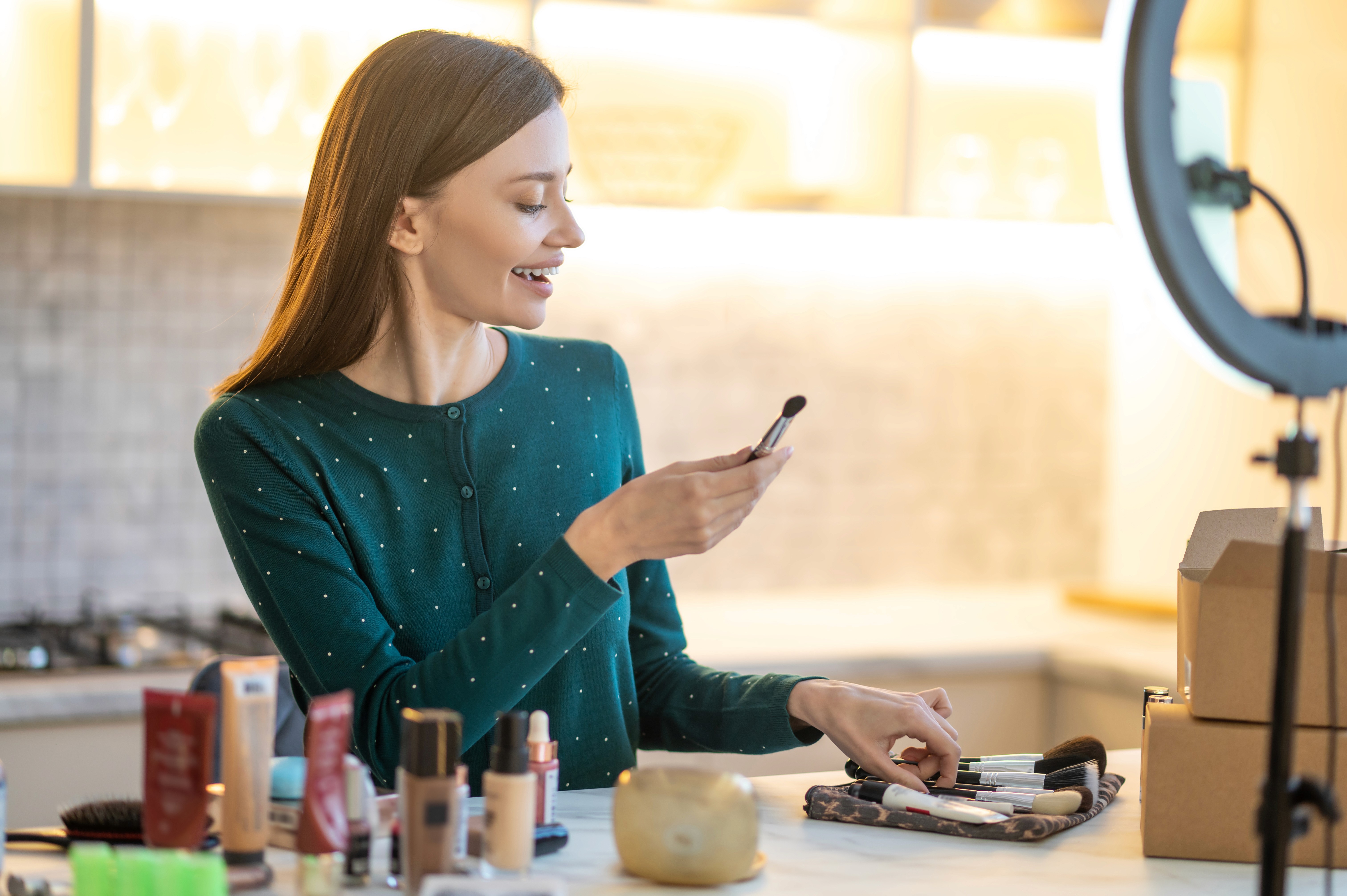  9 Best AI Chatbots for Shopify Cosmetics and Skincare Stores