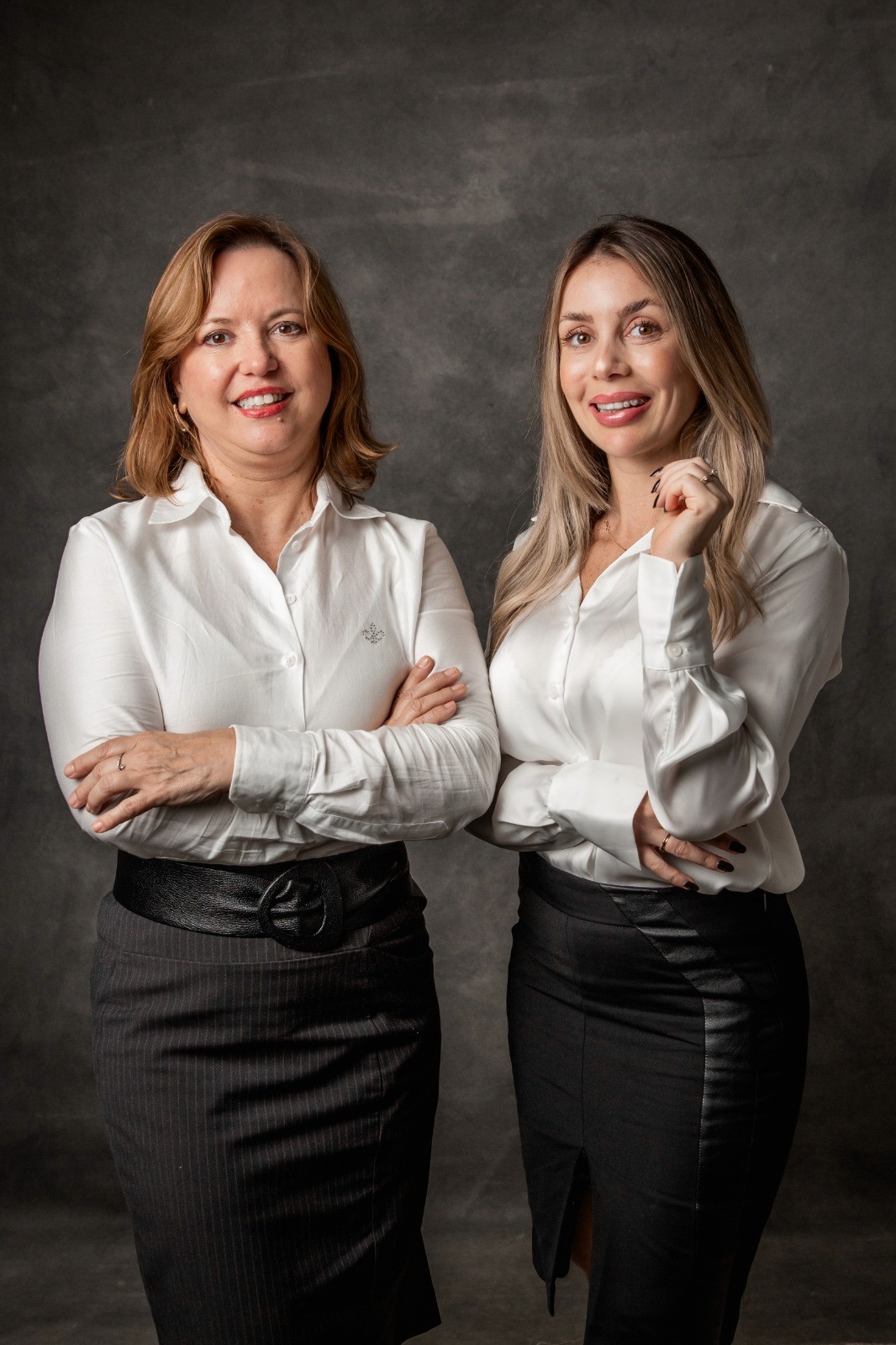 Advogadas Lucrécia Borges de Oliveira e Julie Soares Sander, sócias fundadoras do escritório em Novo Hamburgo, especialistas em direito previdenciário