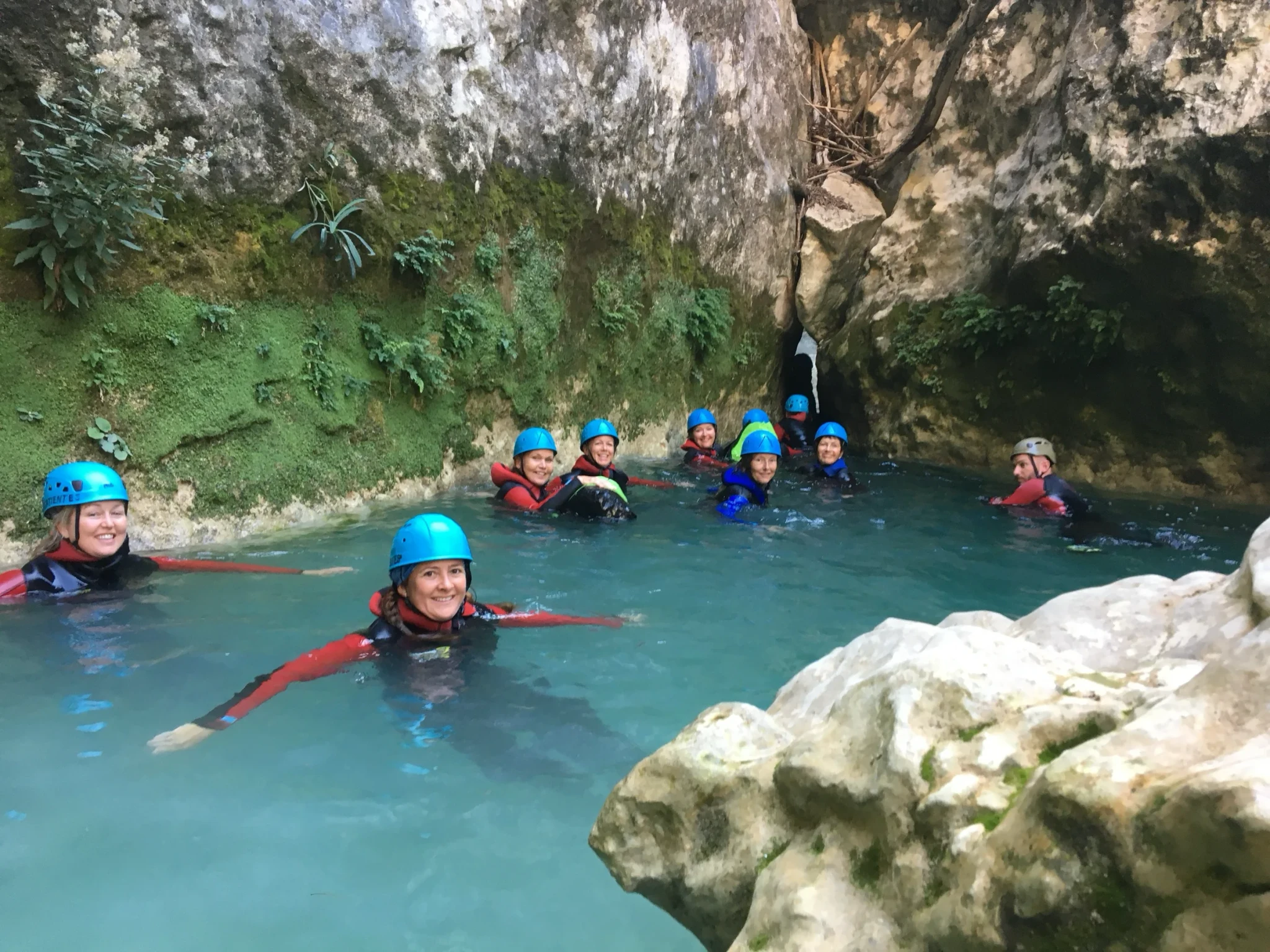 people canyoning