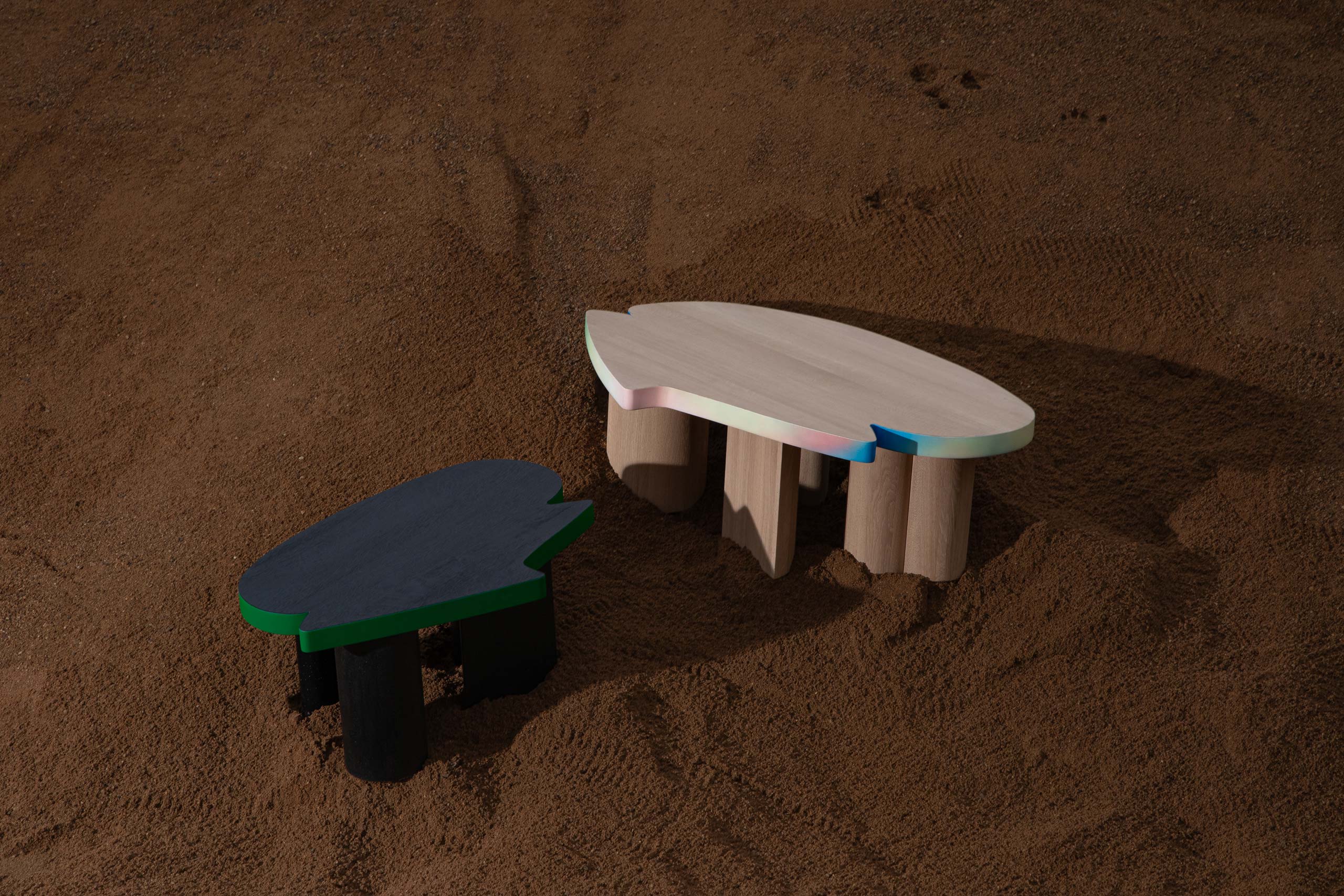 cloudy-impromptu-kolekce-kávových-stolků-od-jiriho-krejcirika-organicky-tvarovaná-dřevo-gradient-finish-design-by-jiri-krejcirik