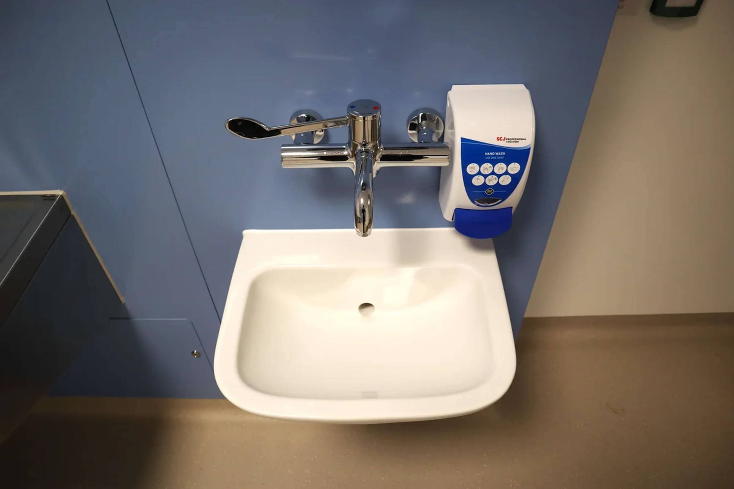 Trovex Hygipod IPS wash hand basin variant