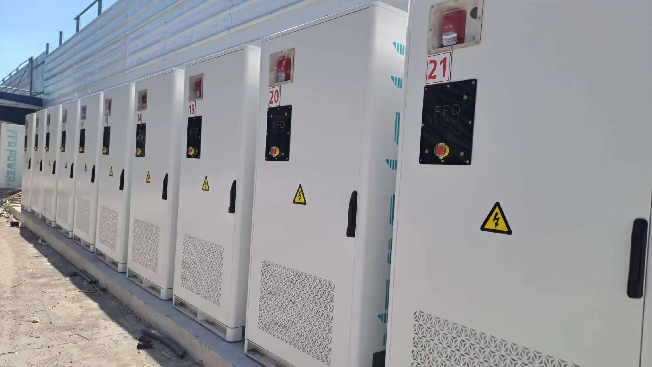 Large‑scale FFD POWER containerized BESS solution used as generator test‑load in Germany project