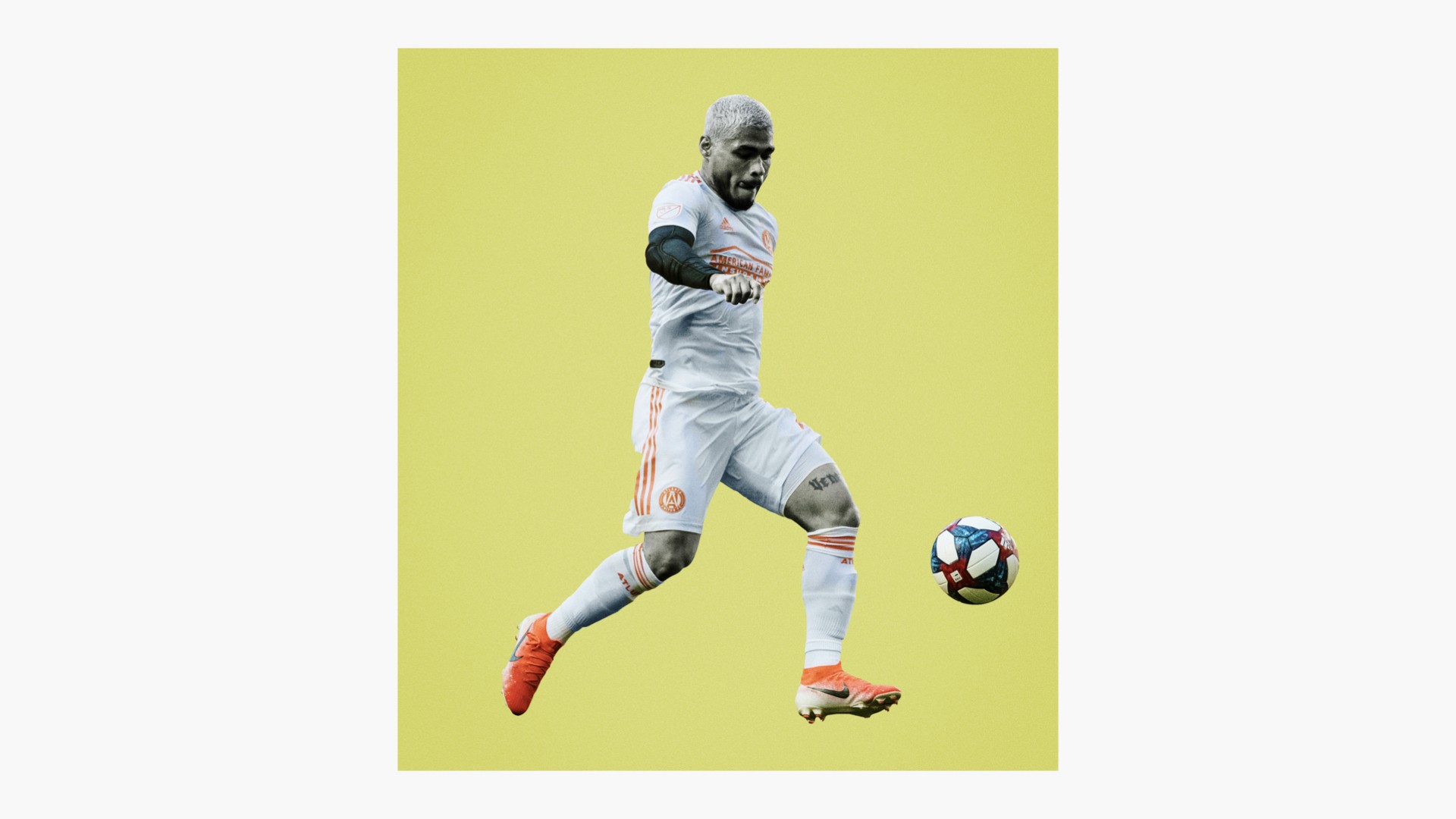 White ceramic mug floating against a lilac background, printed with a small purple-pink gradient pill logo and the word “Circular” in matching lilac type.