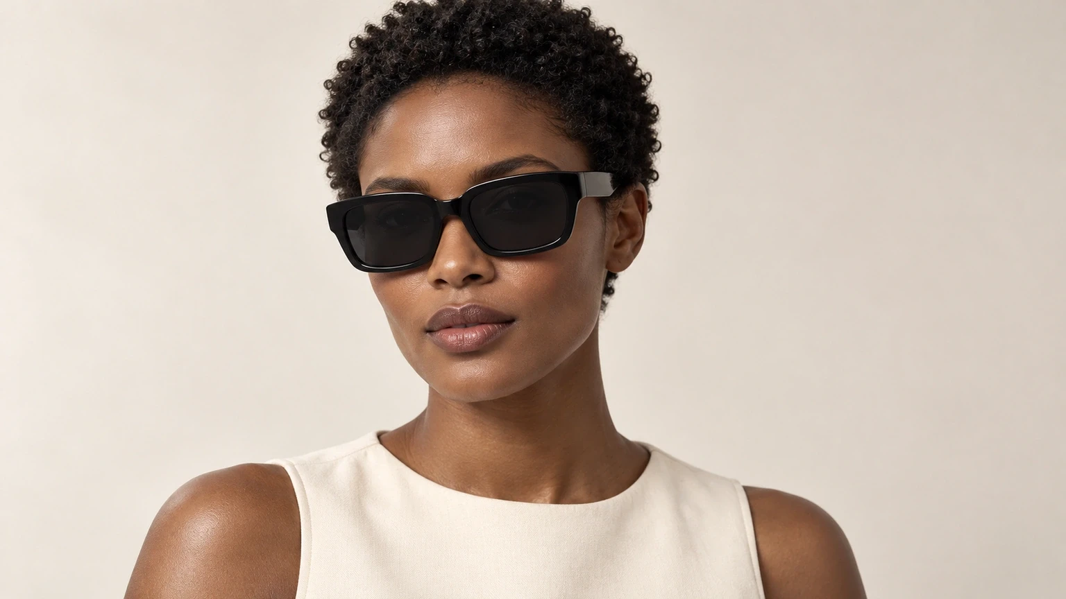 Glamoor eyewear campaign photo