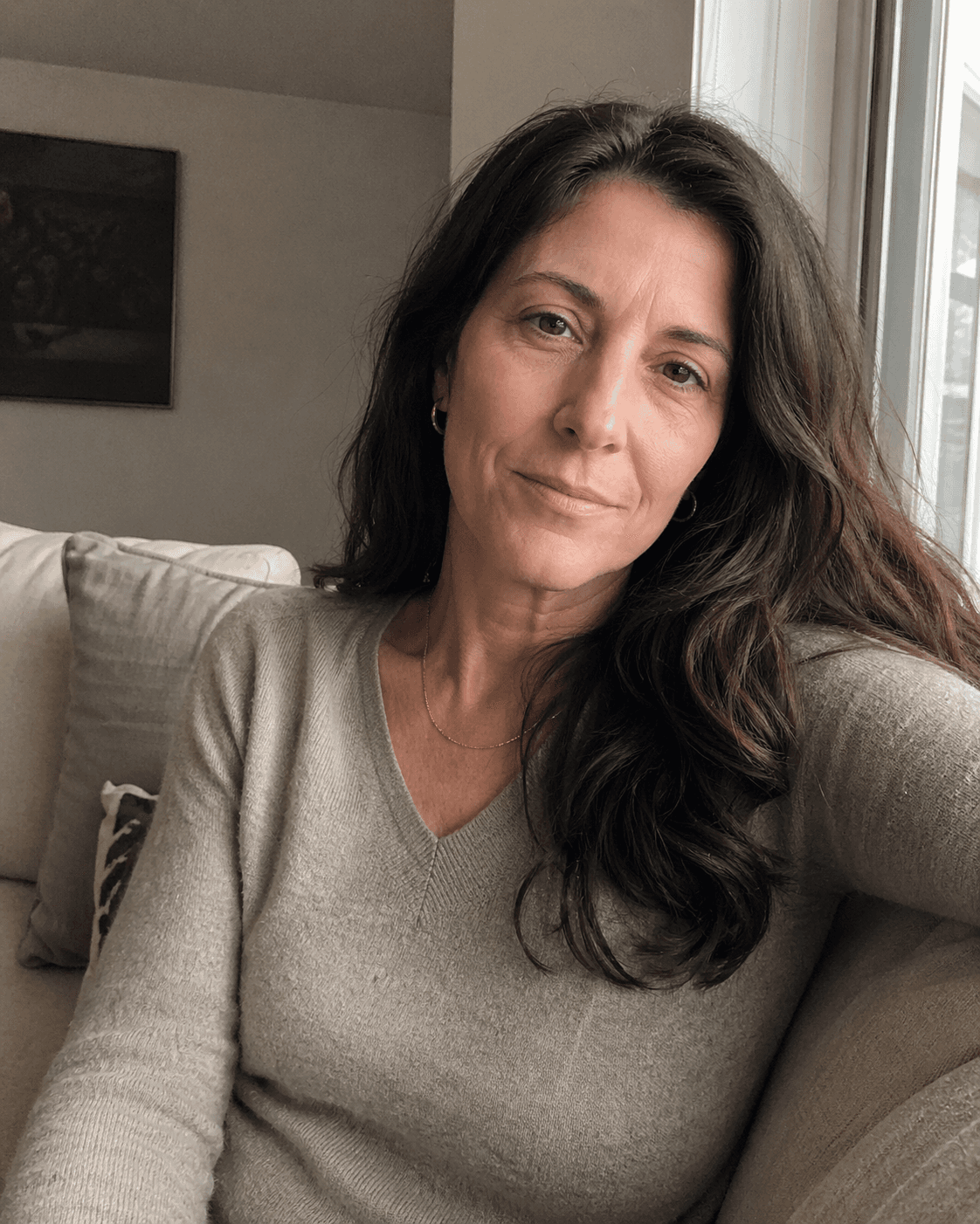 woman in red crew neck shirt