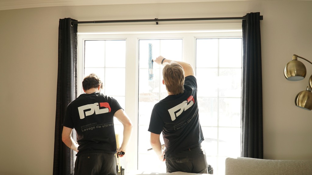 Nettoyage de vitres intérieur d’une maison à Québec