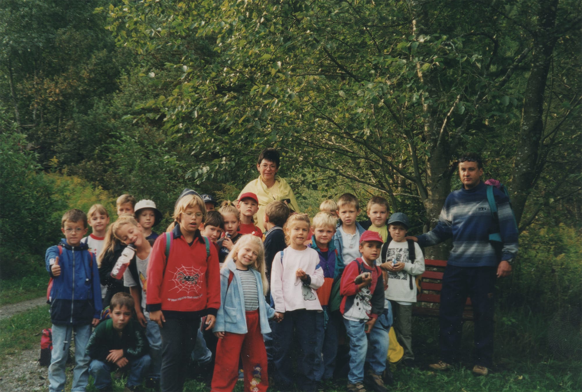 Meine ehemalige Volkschulklasse beim Wanderausflug mit meiner Lehererin Anita