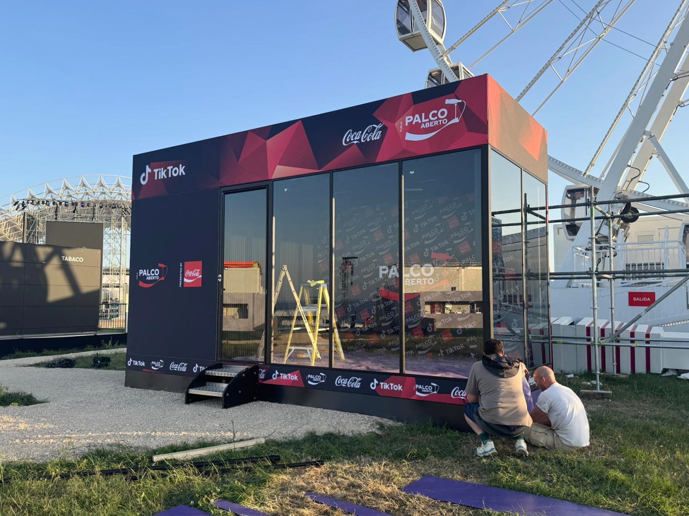 TikTok x Coca-Cola: Rock in Rio: Flexbox modular exhibition stand at Parque Tejo, Lisbon by EXOVA Events (photo 3)