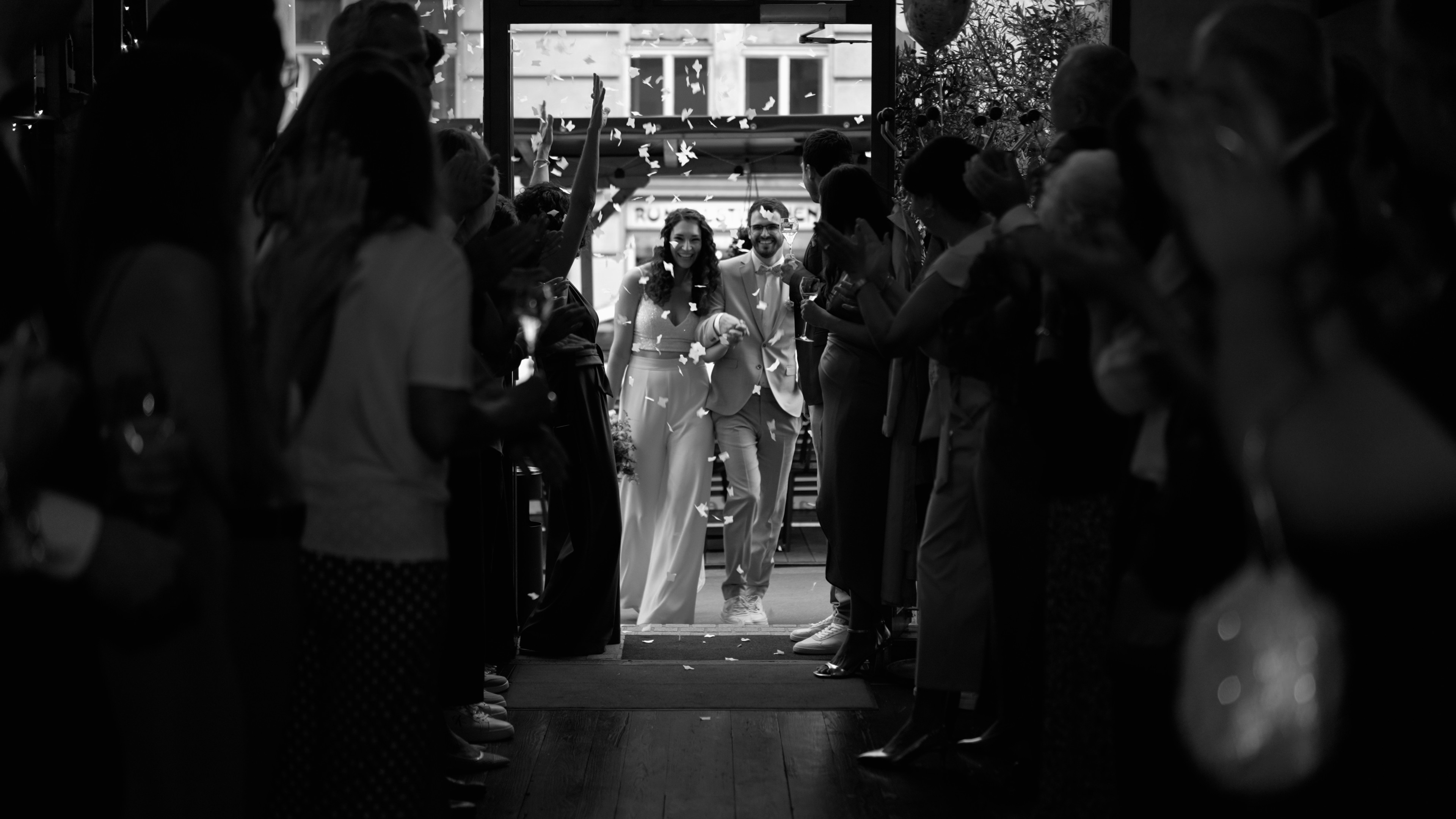 Emotionale, stilvolle Hochzeitsvideos für achtsame, authentische Paare