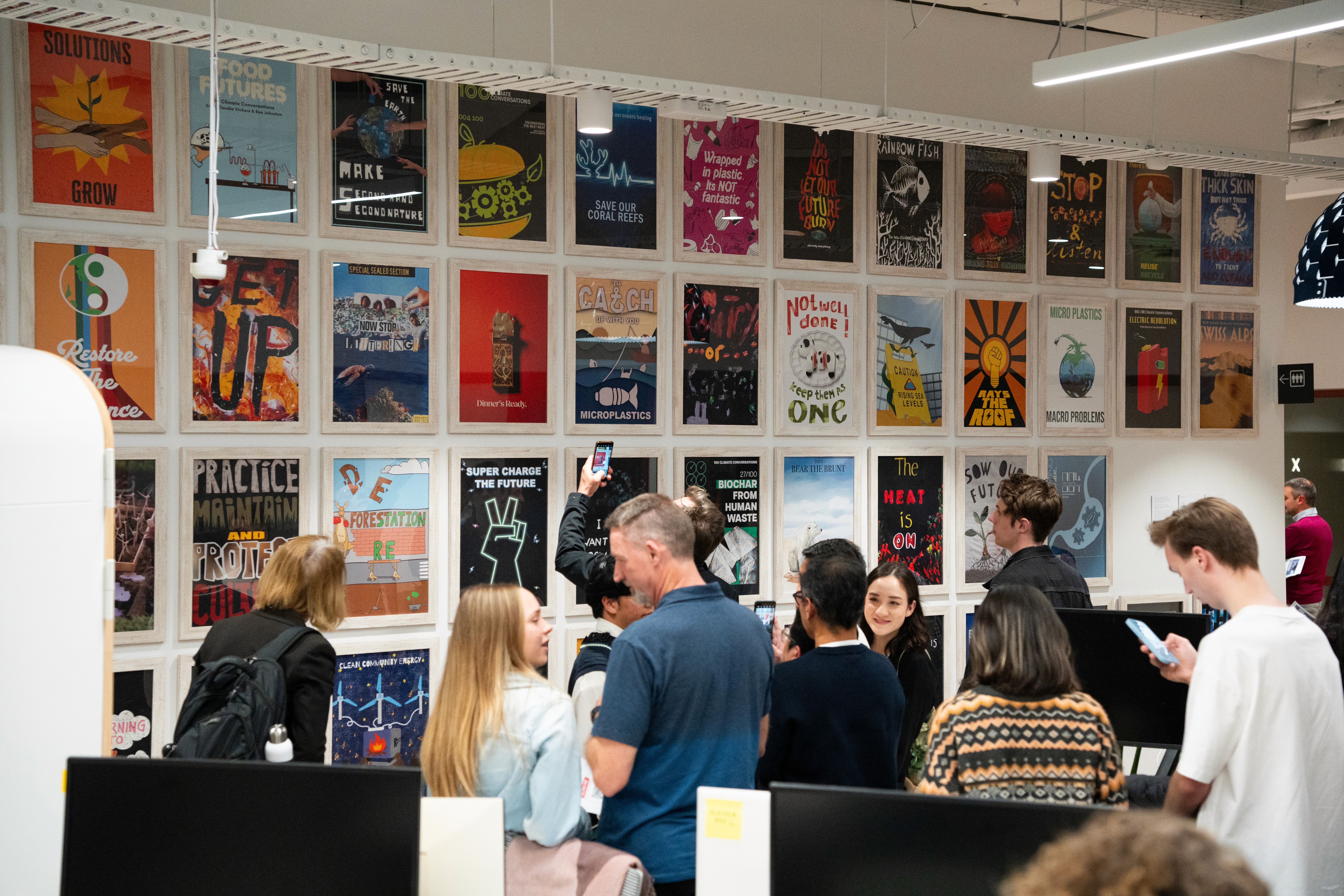 Dazzle Logo with sign horizontal