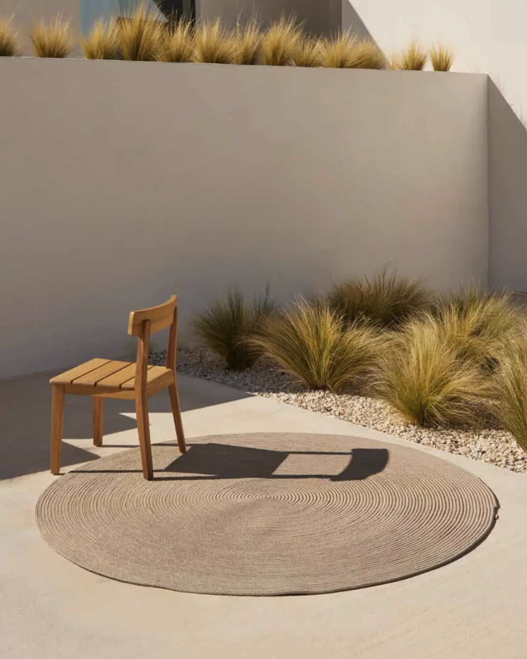Alfombra Curve Out de Naturtex para exterior de jardín | Outdoor Living by ábc concept