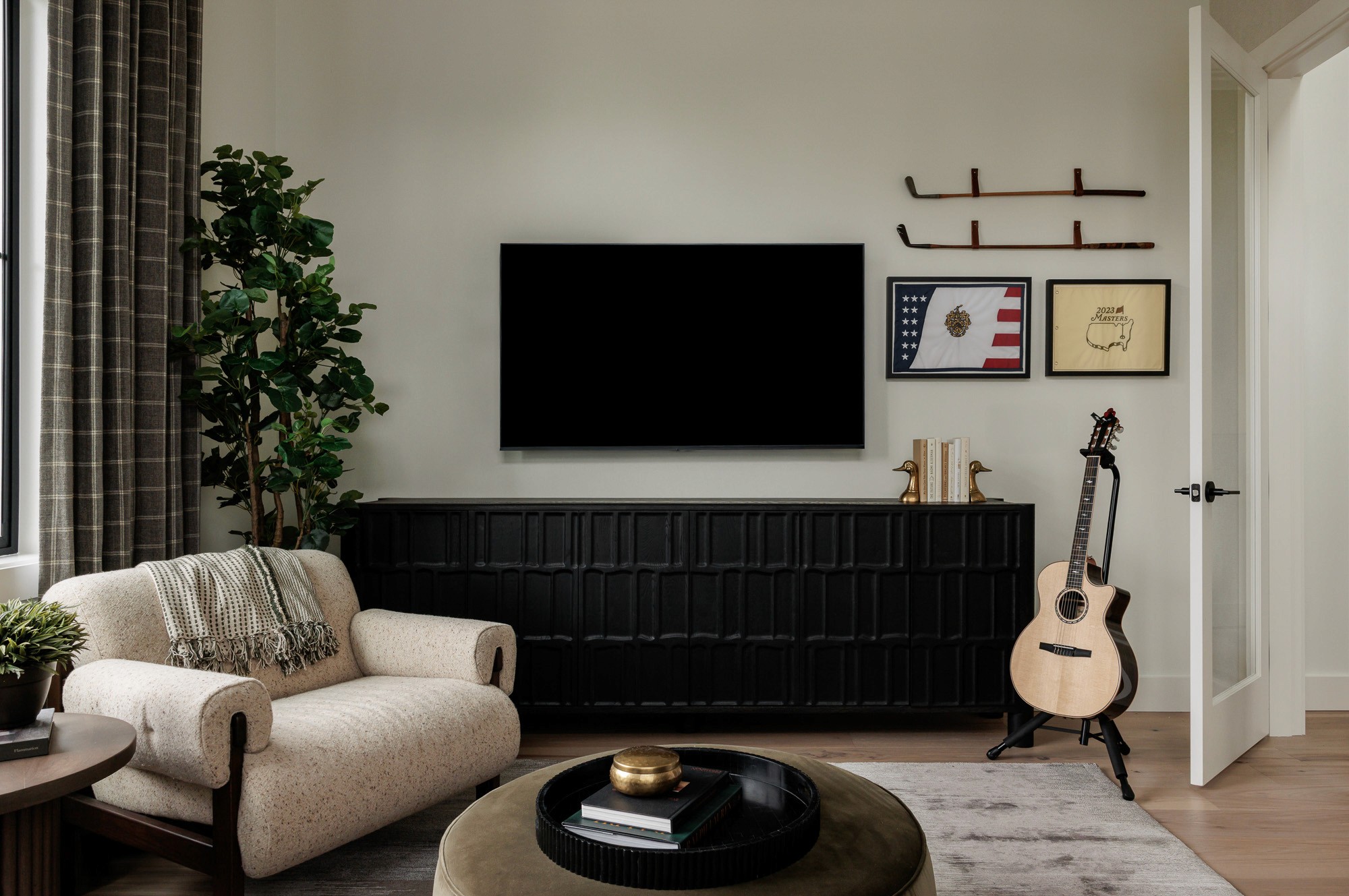 We’re so excited to share details from The Woodinville House: His Office –– one of our favorite interior design + professional organizing projects in Woodinville, WA.