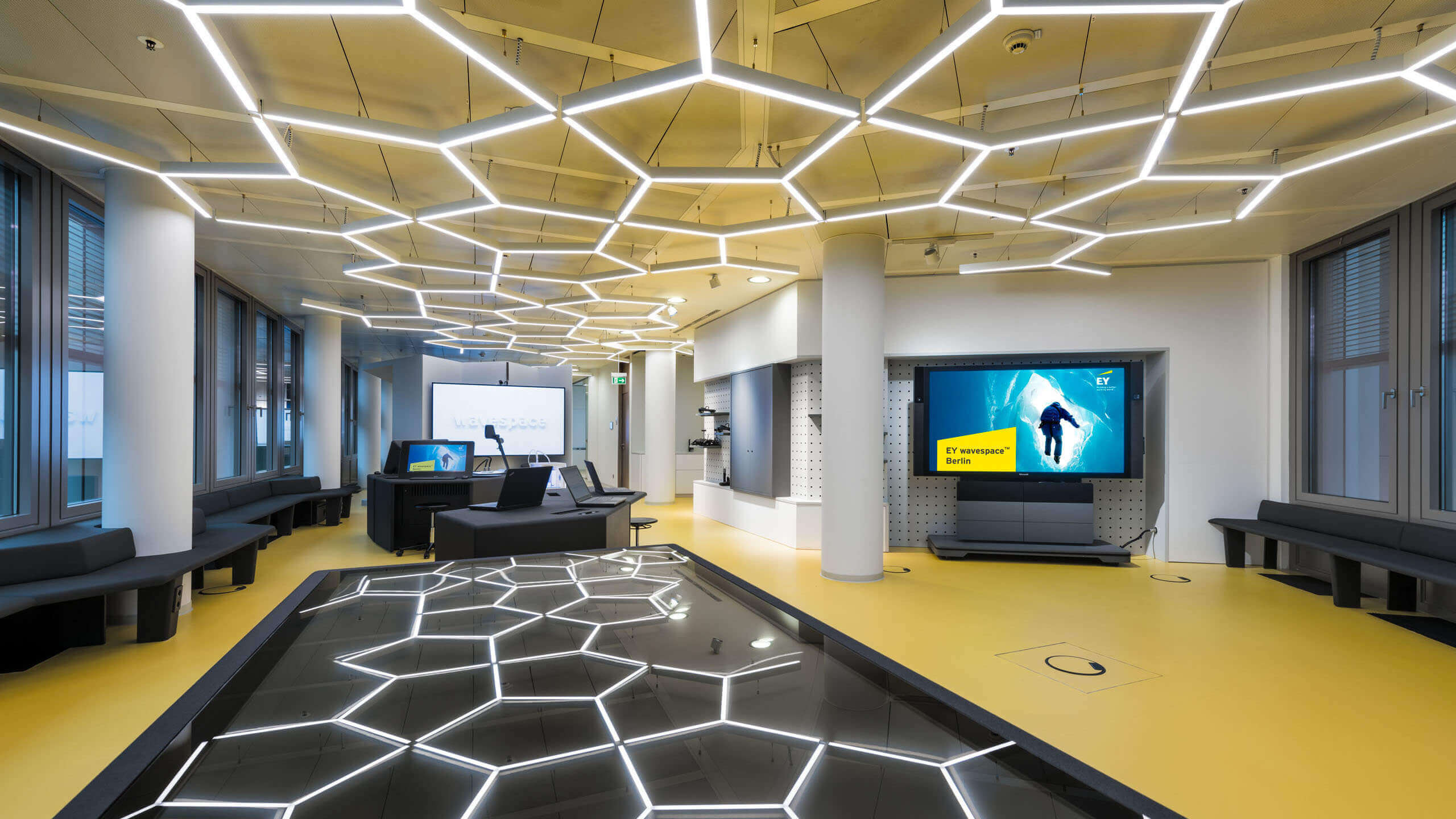 EY wavespace concept implemented in the interior of their office