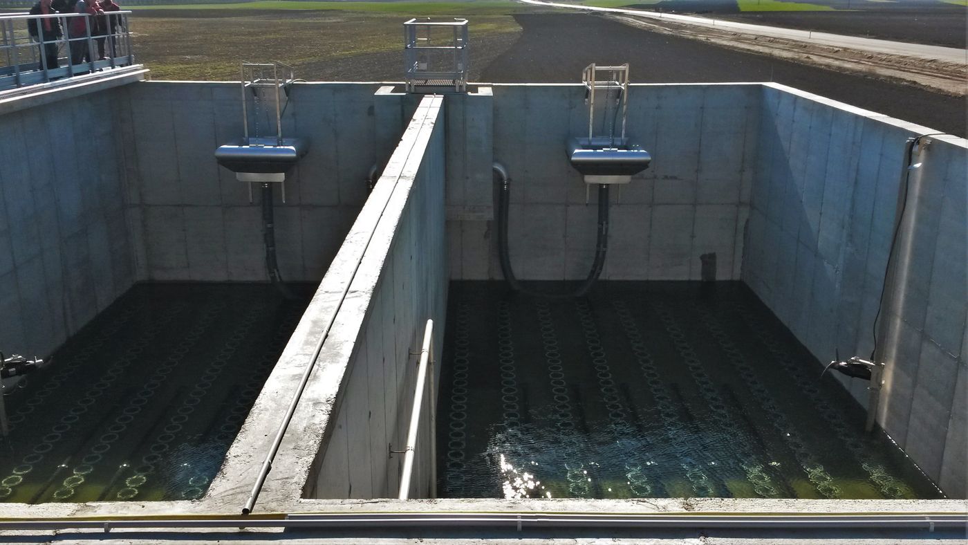Twin CYCLATOR basins with BIODEC decanters at Mélykút, Hungary