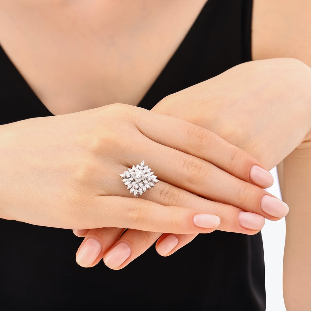 Assos 2.05 Karat Pırlanta Fantezi Yüzük 14 Ayar Beyaz Altın