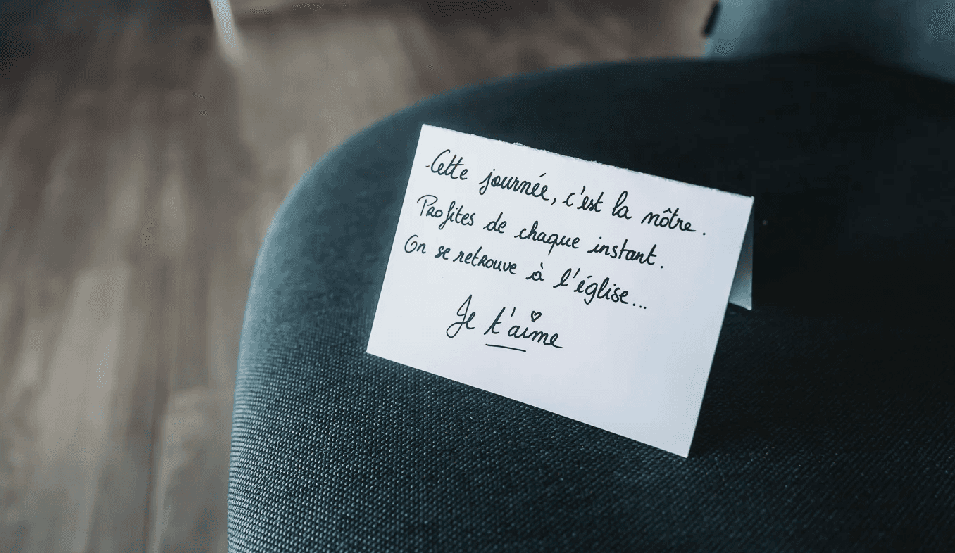 Note manuscrite d'invitation — Détails mariage élégant | Mariage Réunion