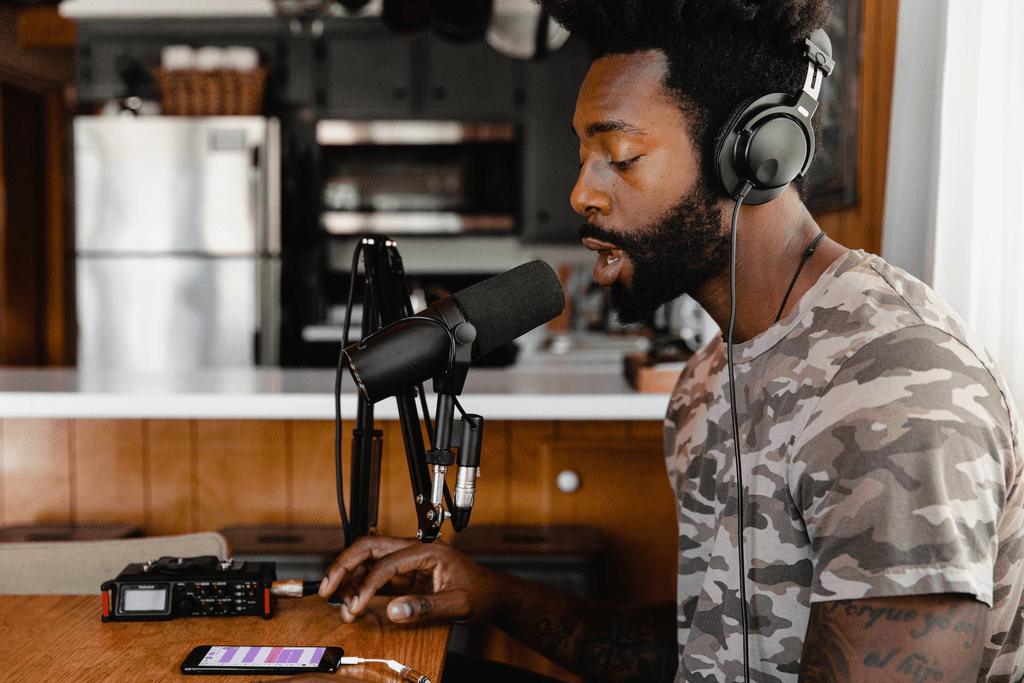 8 Popular Types of Podcasts: Which One Is Right For You?