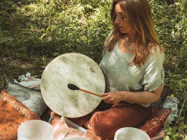 Ayahuasca ceremonies, yoga, equine therapy, meditation, and sound healing for deep emotional reset.