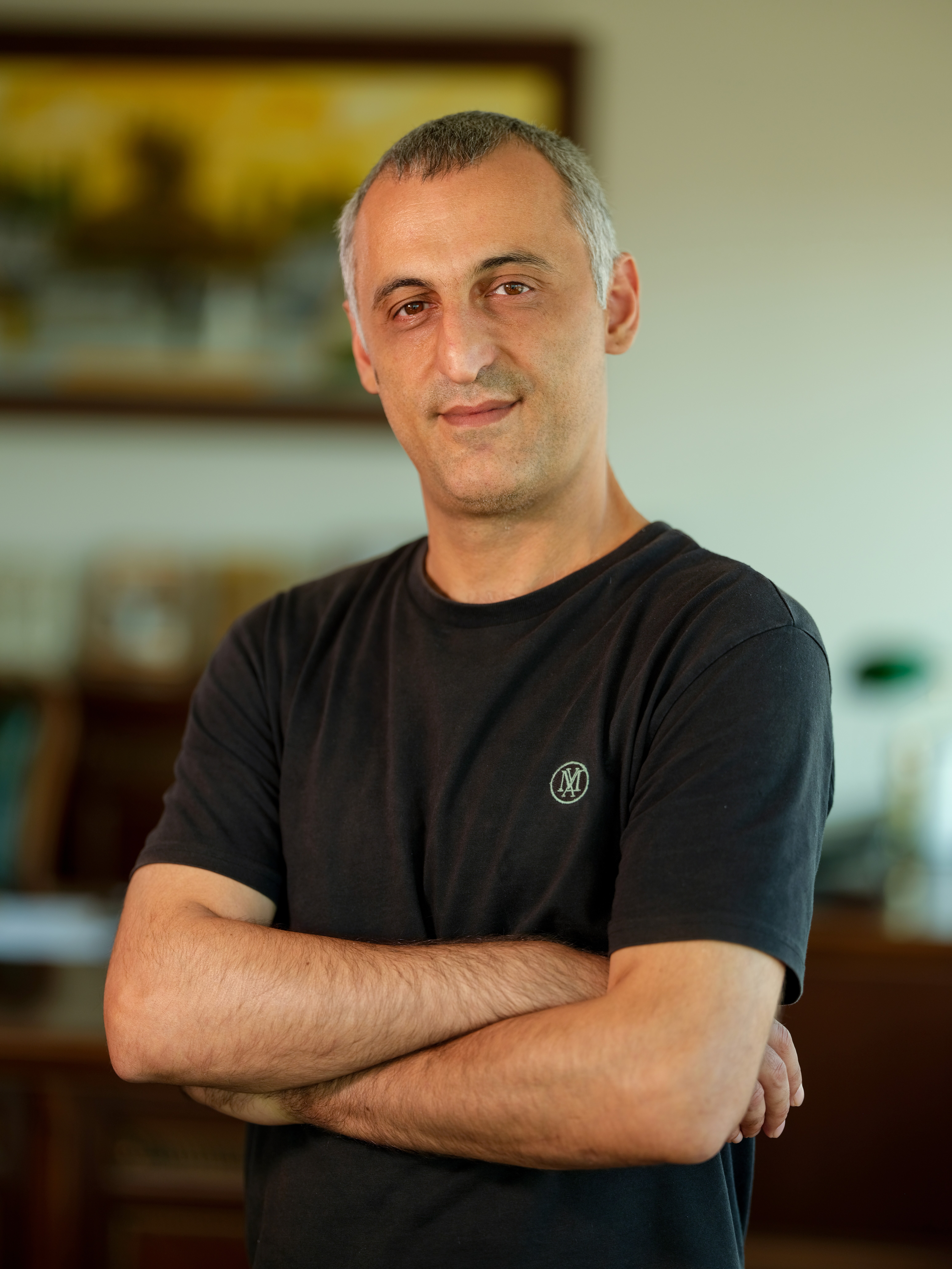 Portrait of a young girl with sunglasses