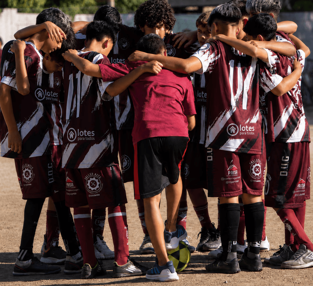 Acompañamiento a clubes de fútbol de niños