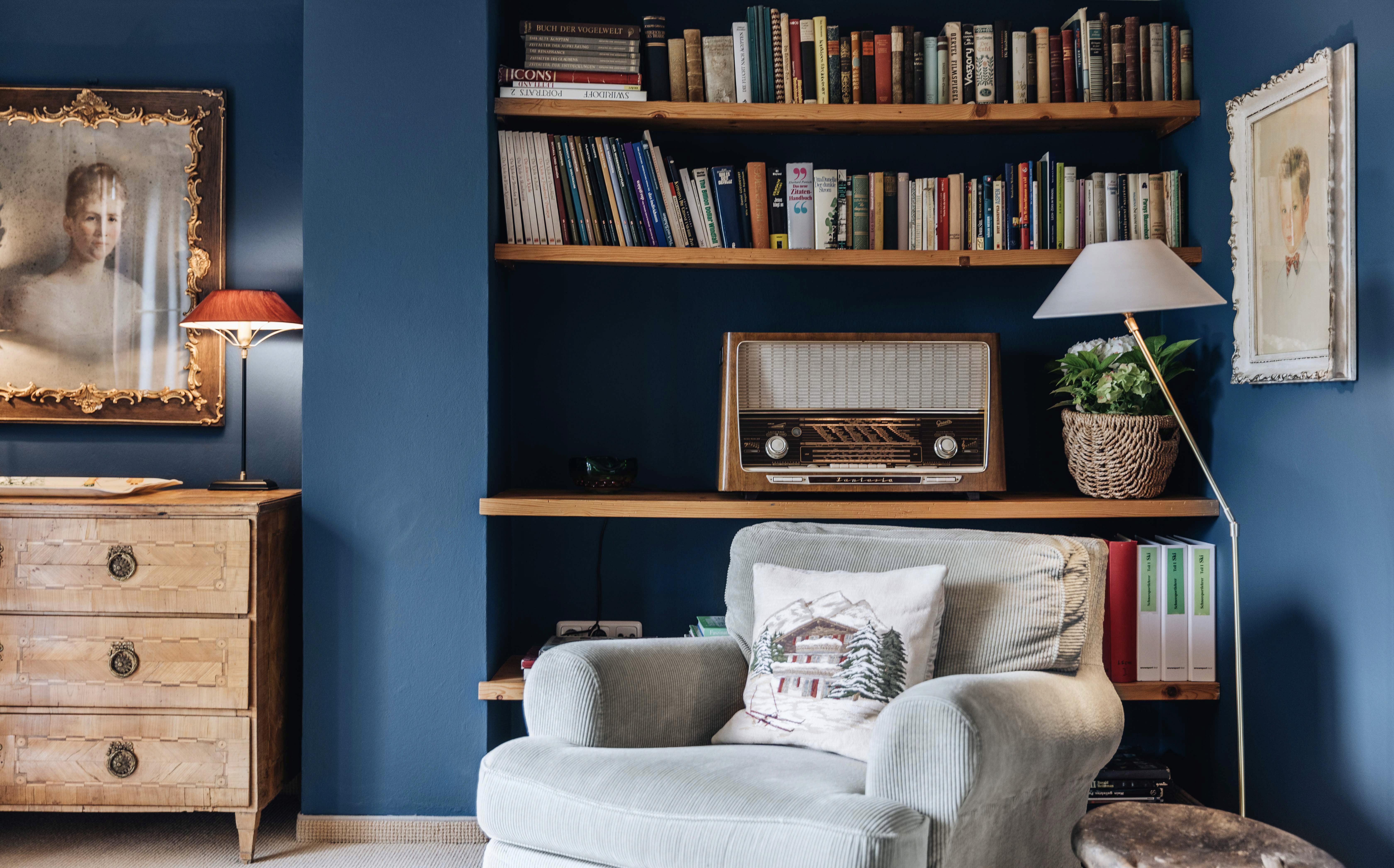 Radio, Chalet Michaelis