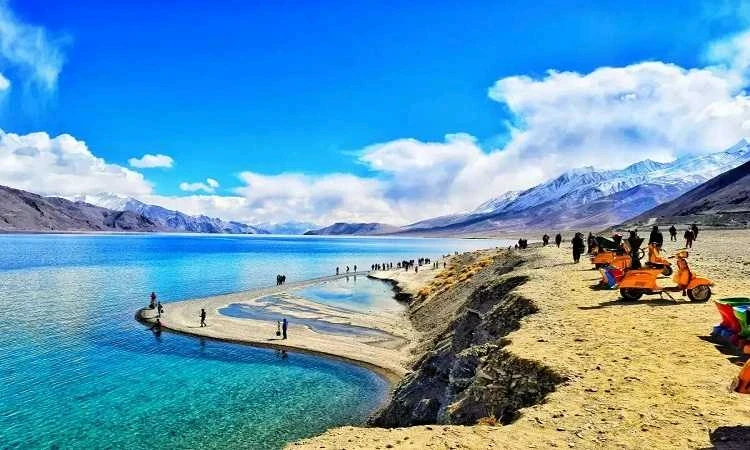 Pangong Lake scenic shoreline