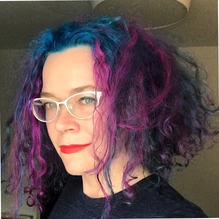 woman on focus photography