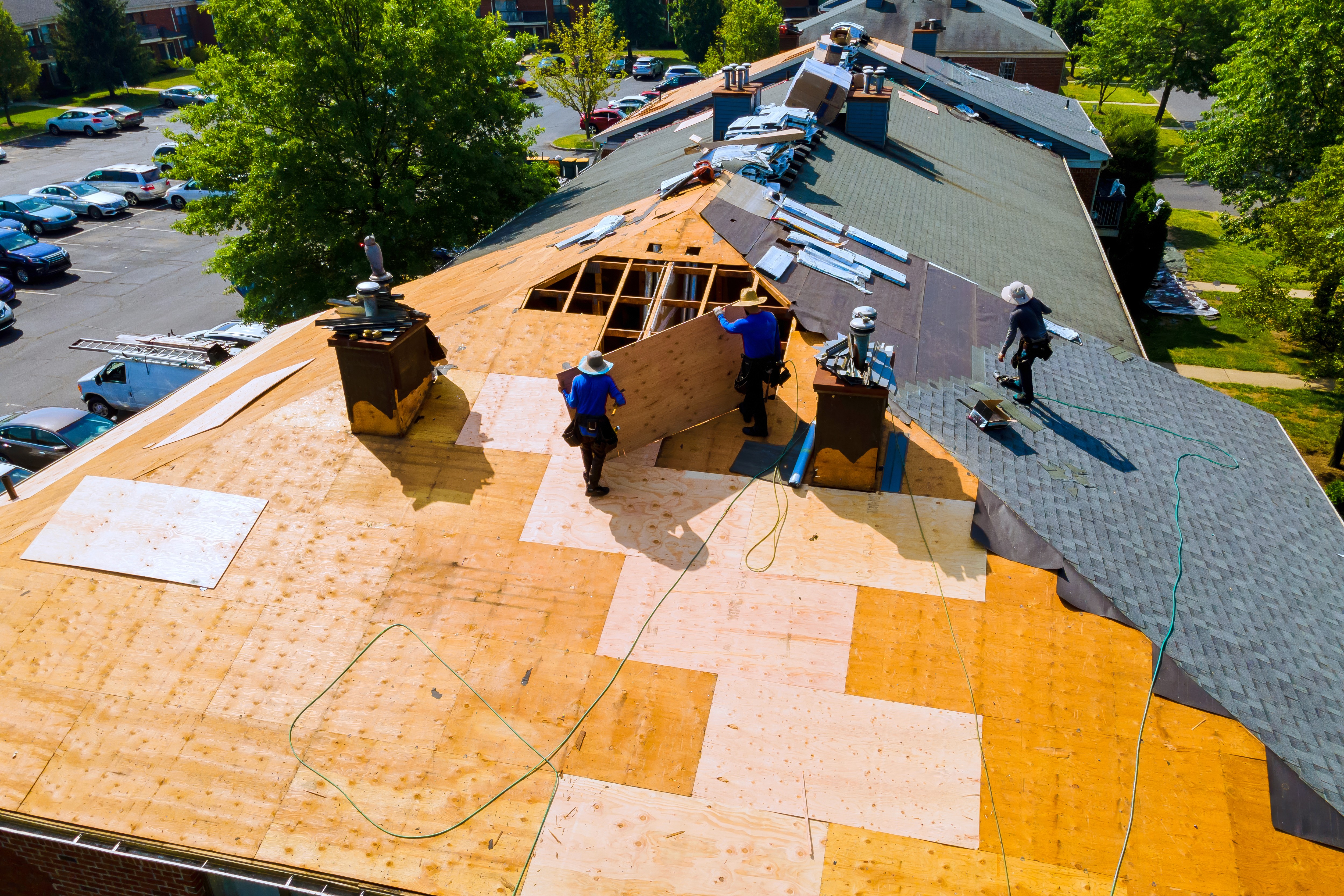 replace-old-asphalt-bitumen-shingles-on-a-house-ro-2026-03-24-21-32-12-utc