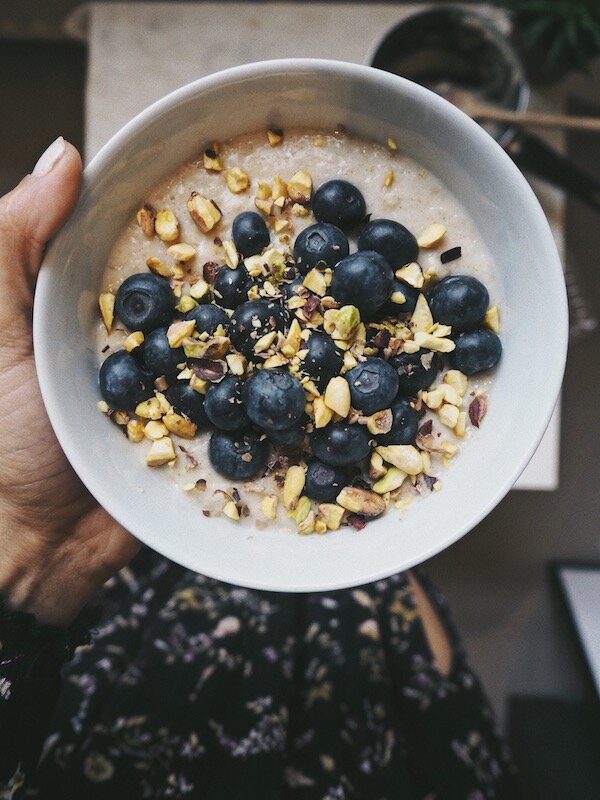  TahinI_Pistachio_Porridge_QuakerOats_Proteinporridge_porridgerecipe_lifestyle_wellbeing_lottiemurphyblog_foodblogger 