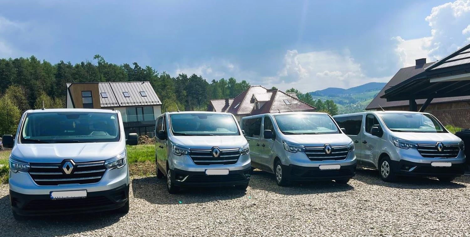 Wynajem samochodu Nowy Sącz – flota busów 9-osobowych dostępnych od ręki